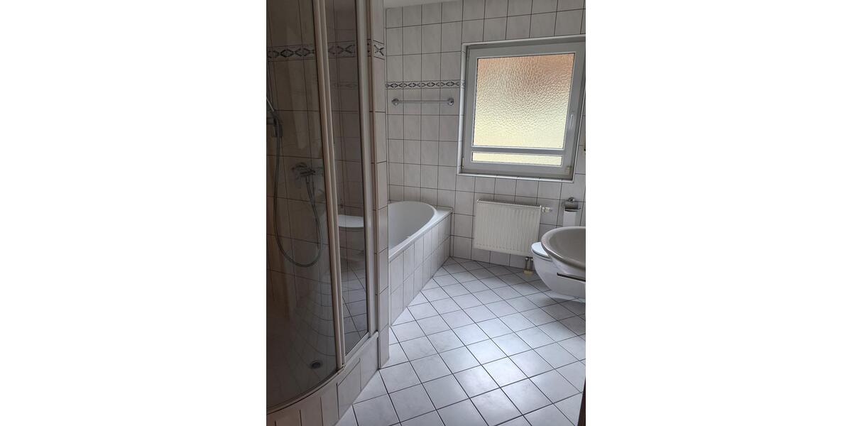 Etagenwohnung Bendorf - 3 Zimmer, 84 m&sup2;, 850&euro; | Angebot:26034323