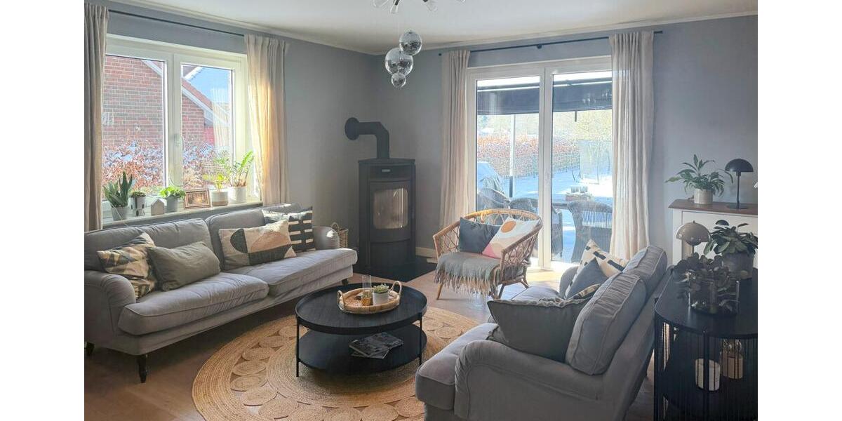 Einfamilienhaus Molfsee - 8 Zimmer, 250 m&sup2;, 3.300&euro; | Angebot:26490111