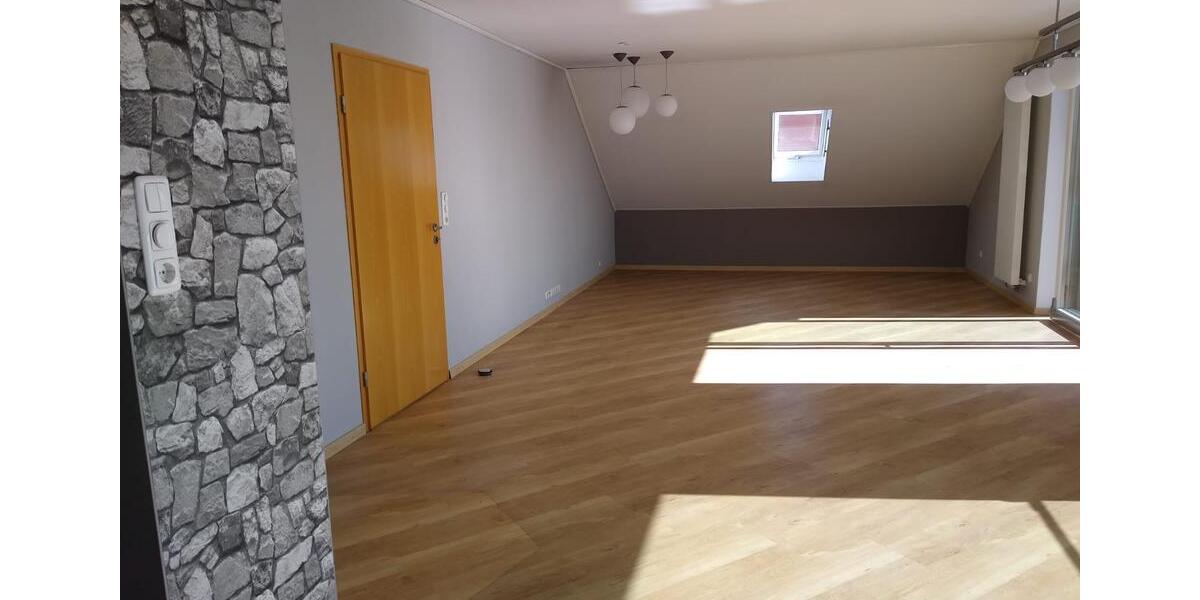 Dachgeschoßwohnung Niederschönenfeld - 3 Zimmer, 110 m&sup2;, 1.150&euro; | Angebot:26613621