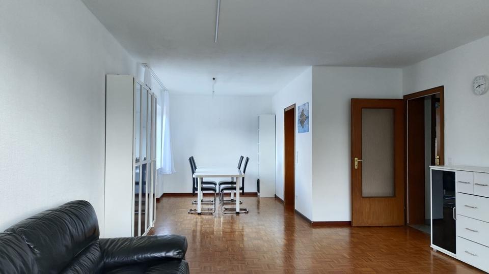 Helle 3-Zimmer-Wohnung mit Einbauküche direkt am Umweltzentrum