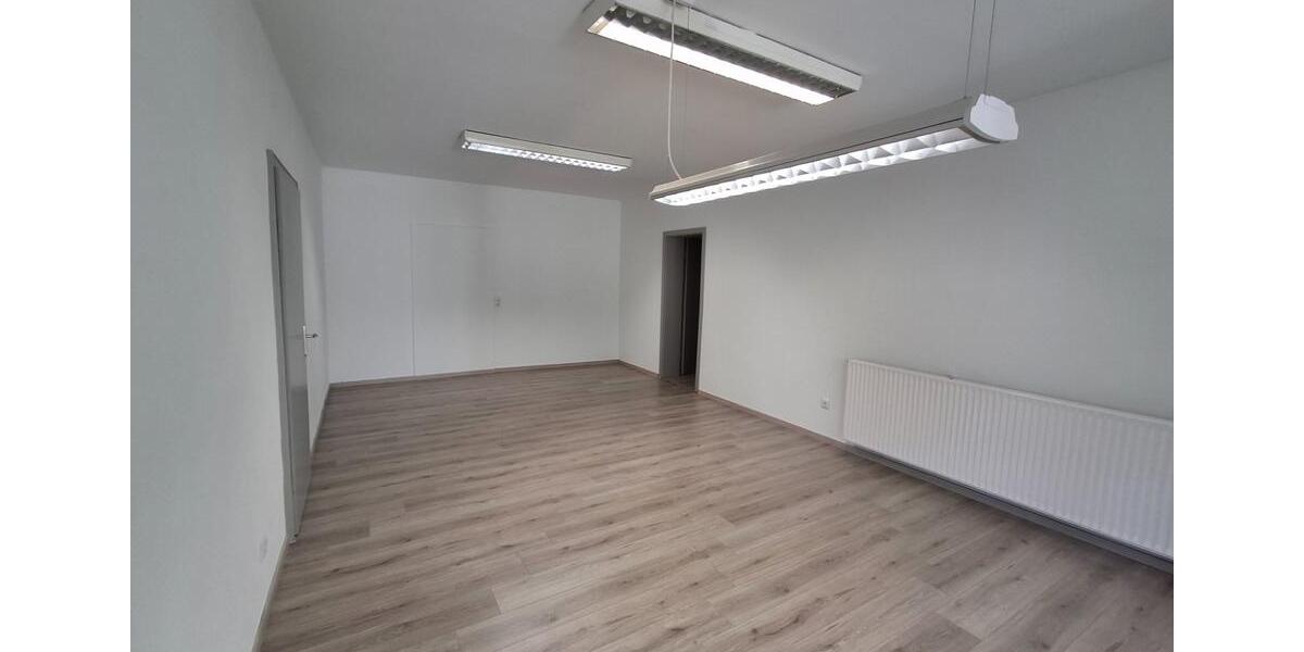 Kernsanierte Gewerbeeinheit in attraktiver Lage zimmer