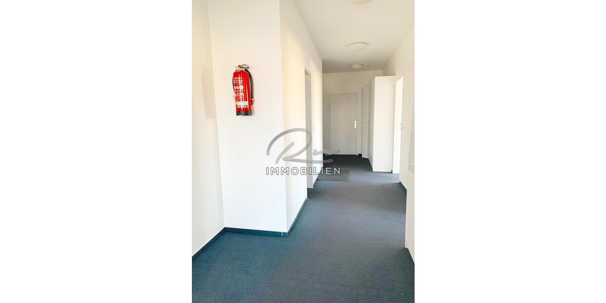 Helle und gepflegte Bürofläche ca. 100 m² mit WC, Bad und Küche im 3.OG in HH-Billbrook zu vermieten zimmer