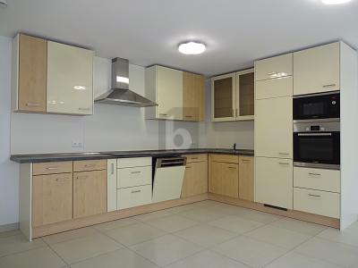 RUHIG UND HELL MIT SONNIGER TERRASSE UND GARTEN 2 zimmer