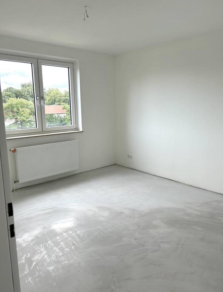 Bei VIVAWEST die Sonnenstrahlen auf dem eigenen Balkon genießen. zimmer