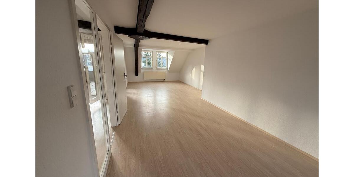 Dachgeschoßwohnung Auerbach/Vogtland Vogtland - 2 Zimmer, 77 m&sup2;, 460&euro; | Angebot:24337412