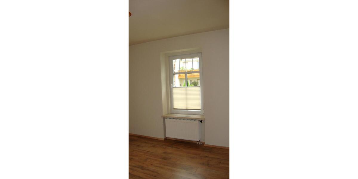 Erdgeschoßwohnung Löbau - 2 Zimmer, 65 m&sup2;, 380&euro; | Angebot:25053104