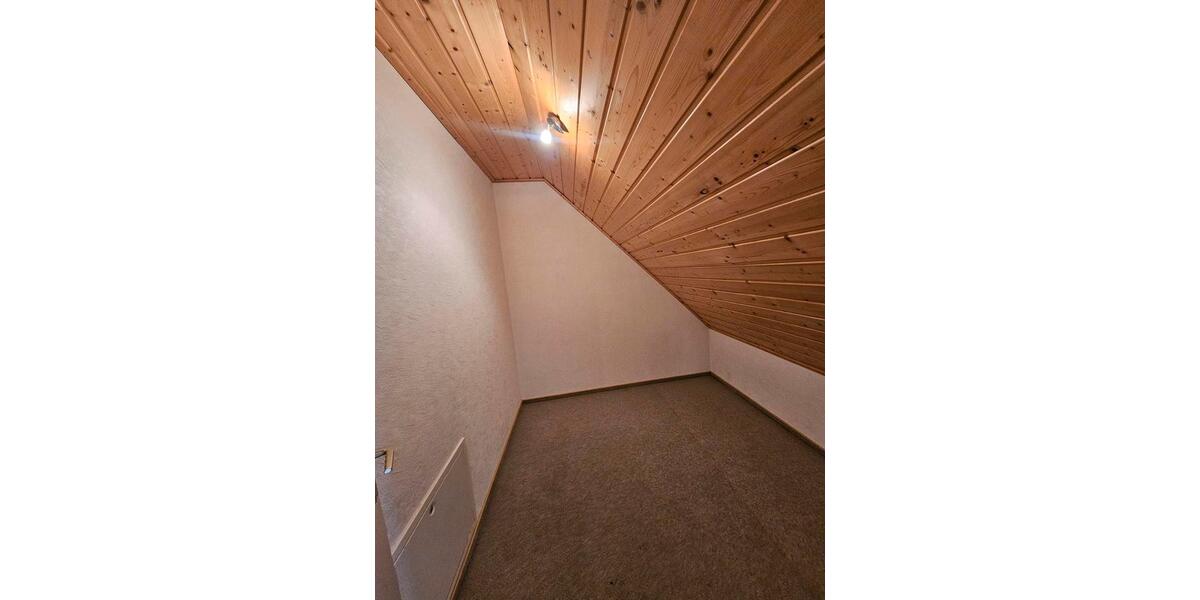 Etagenwohnung Grettstadt - 3.5 Zimmer, 95 m&sup2;, 1.000&euro; | Angebot:26648200
