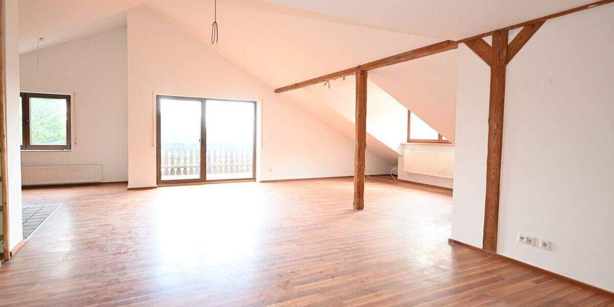 Etagenwohnung Neumarkt-Helena Helena - 3 Zimmer, 118 m&sup2;, 740&euro; | Angebot:25726918