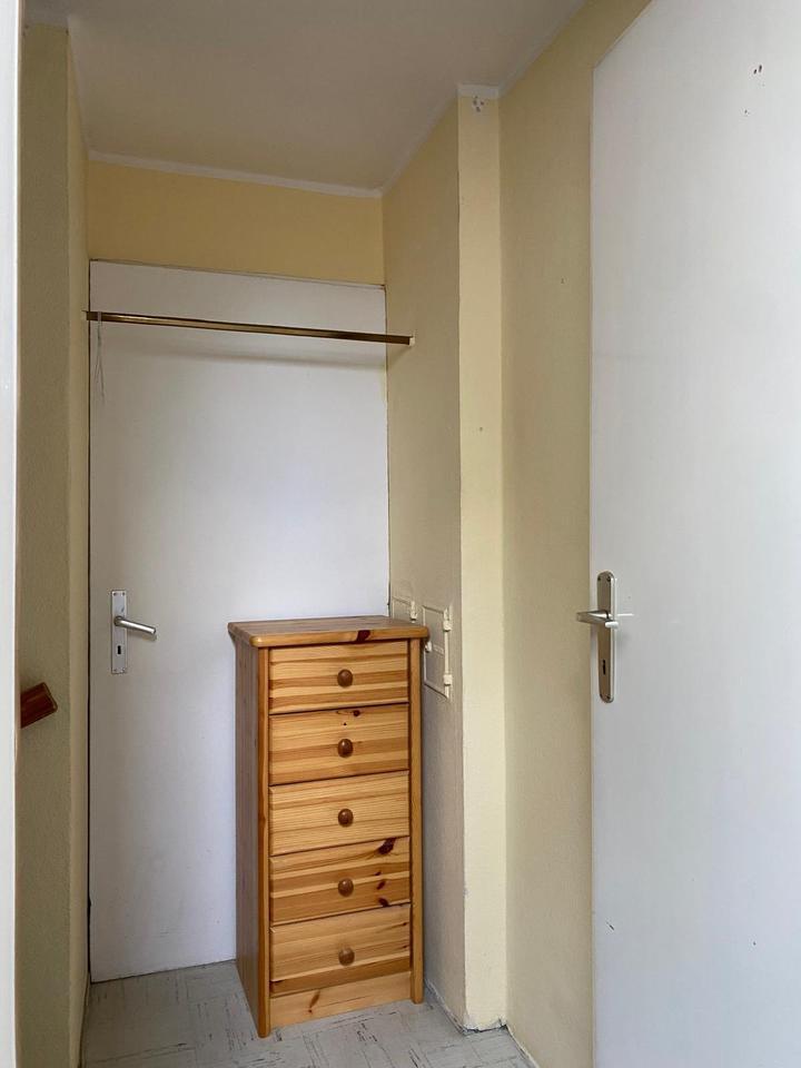 möbl. DG-Zimmer für Student, Praktikant o. WE-Heimfahrer zimmer