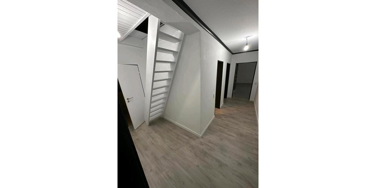 Etagenwohnung Grefrath - 3 Zimmer, 90 m&sup2;, 990&euro; | Angebot:26045482