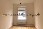Barmbek-Süd im Hinterhof - modernsierte Altbau-Wohnung im 2.OG - Holzdielen - Duschbad - ab sofort