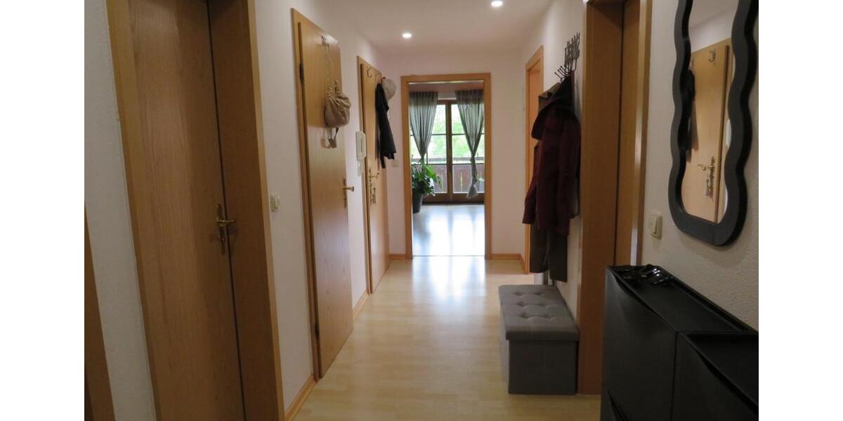 Dachgeschoßwohnung Mittenwald - 3 Zimmer, 80 m&sup2;, 990&euro; | Angebot:26638691