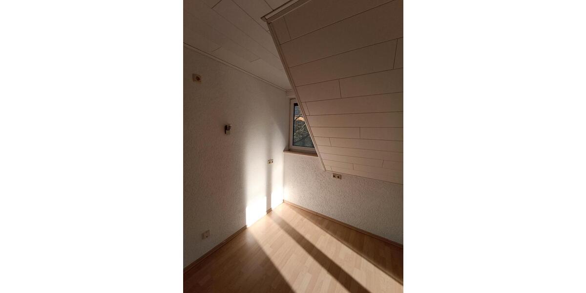 Dachgeschoßwohnung Bad Staffelstein - 3 Zimmer, 70 m&sup2;, 450&euro; | Angebot:24679920