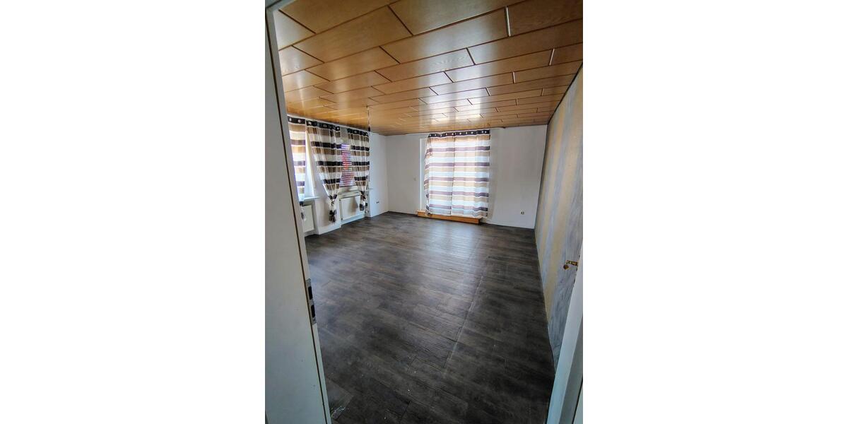 Etagenwohnung Eschwege - 4 Zimmer, 100 m&sup2;, 700&euro; | Angebot:24889953