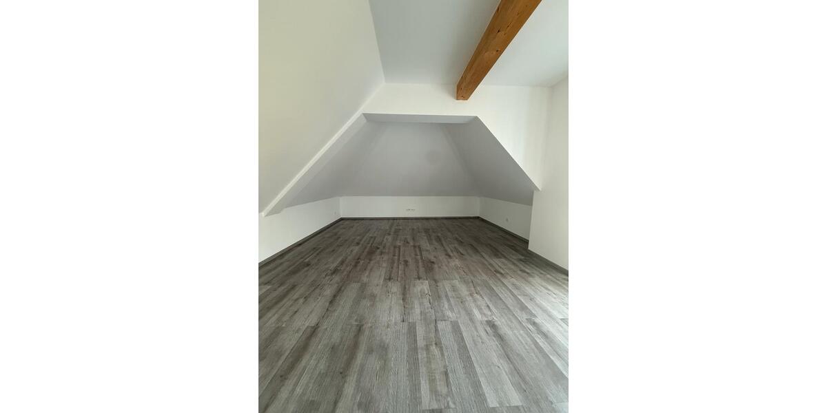 Etagenwohnung Frankfurt am Main Bergen-Enkheim - 3 Zimmer, 110 m&sup2;, 1.900&euro; | Angebot:26531811