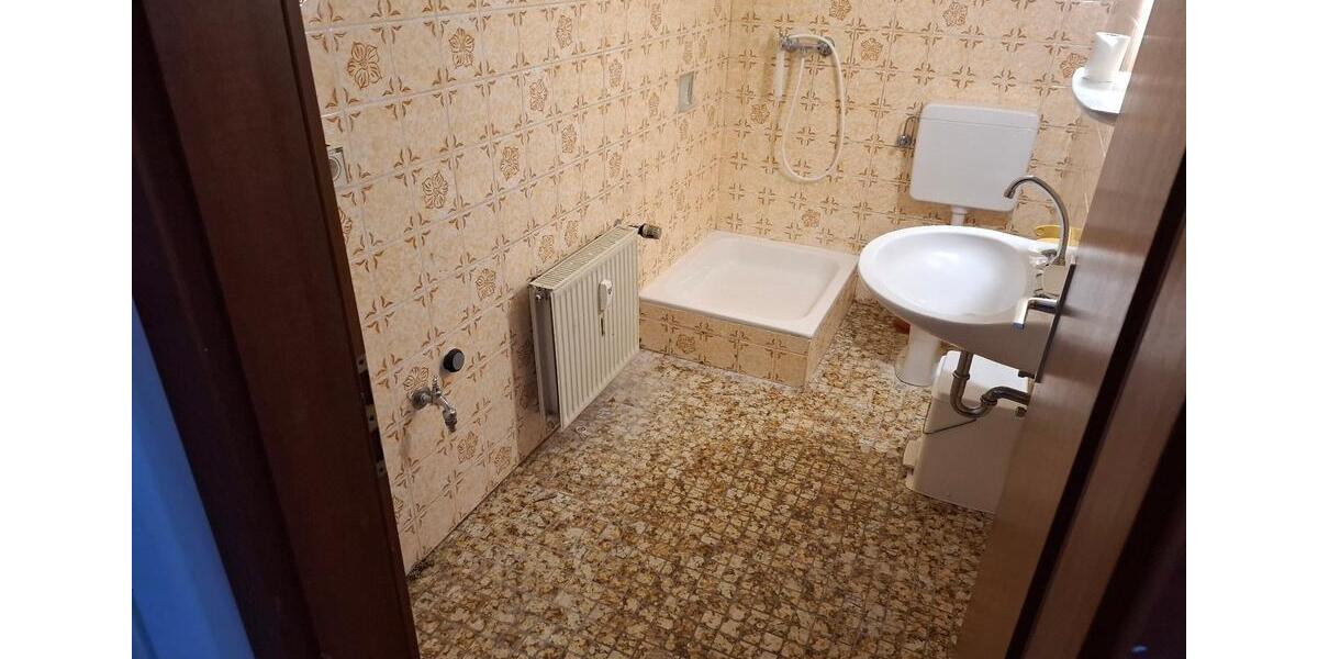 Dachgeschoßwohnung Emmelshausen - 1 Zimmer, 32 m&sup2;, 385&euro; | Angebot:25993413