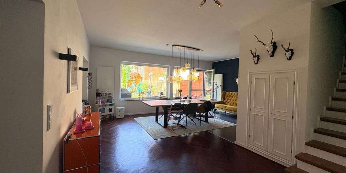 Etagenwohnung Düren Distelrath - 7 Zimmer, 193 m&sup2;, 1.950&euro; | Angebot:27282878