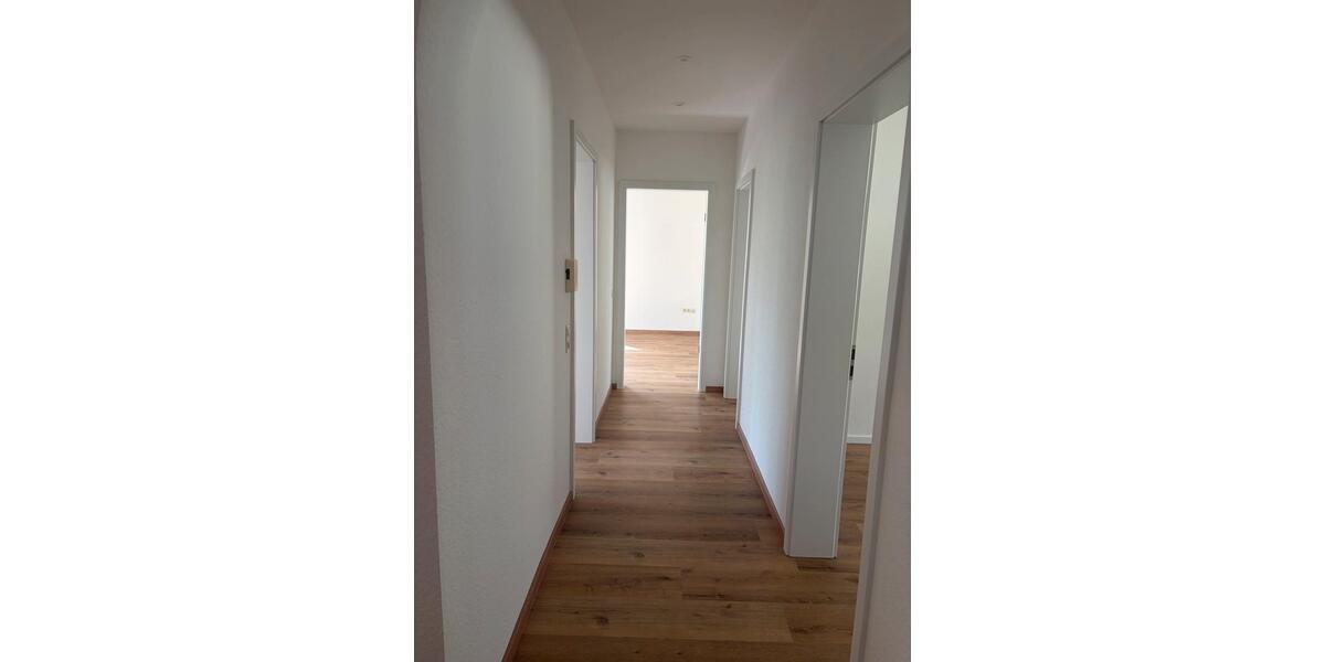 Etagenwohnung Stadtlauringen - 4 Zimmer, 102 m&sup2;, 825&euro; | Angebot:26604782