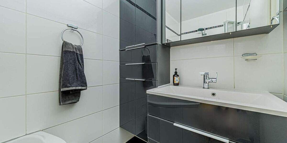 Etagenwohnung Offenbach am Main - 3 Zimmer, 100 m&sup2;, 2.380&euro; | Angebot:24989326