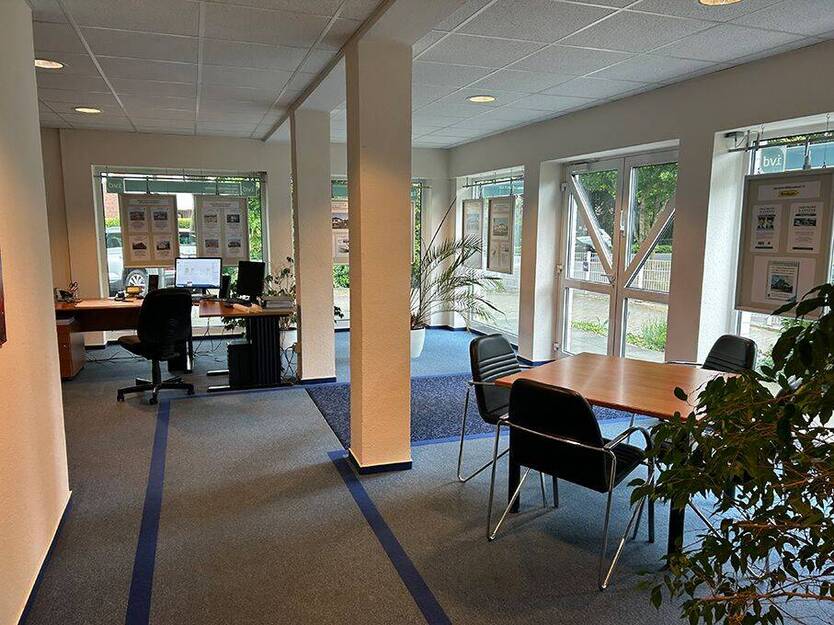 LadenBürofläche in bester Geschäftslage von Stuhr-Brinkum.Nähe KGS und Versorgungszentrum Briseck!