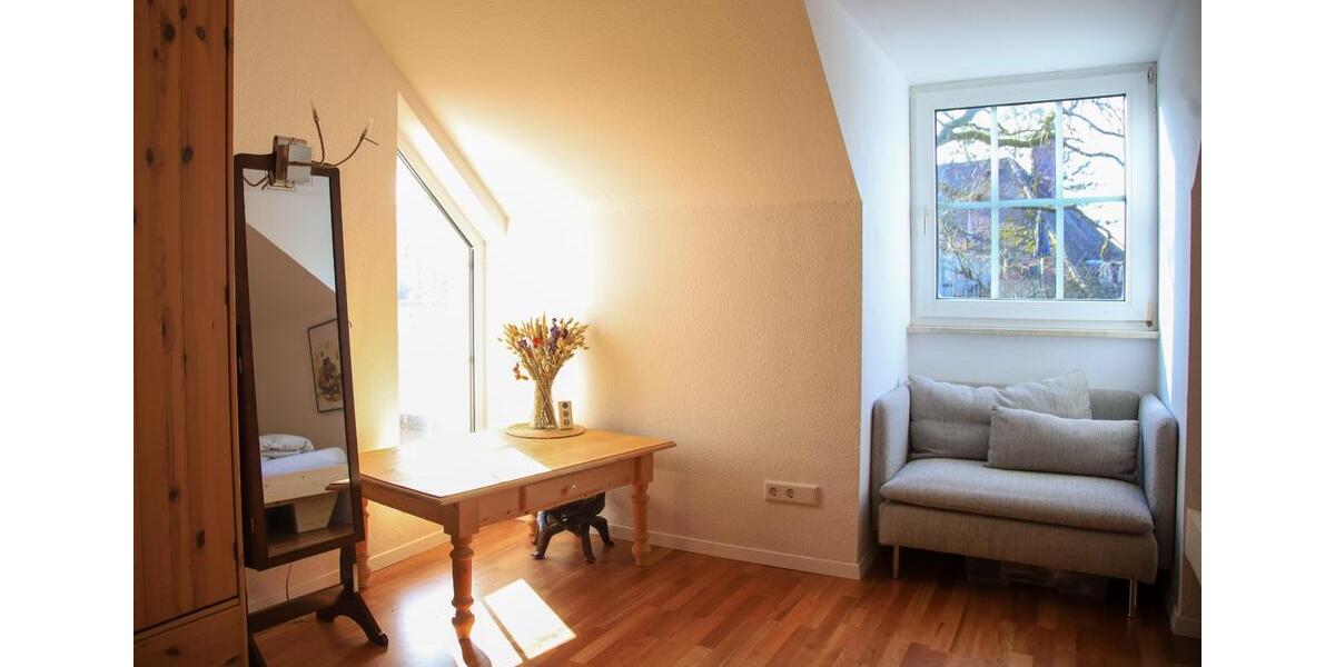 Dachgeschoßwohnung Buckenhof - 3 Zimmer, 113 m&sup2;, 1.950&euro; | Angebot:25342274