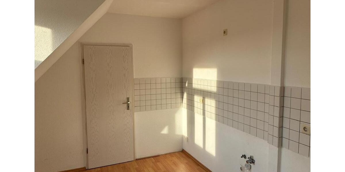 Dachgeschoßwohnung Eisleben (Lutherstadt) - 2 Zimmer, 65 m&sup2;, 330&euro; | Angebot:24791844