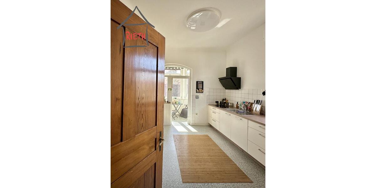 Etagenwohnung Ludwigsburg - 4 Zimmer, 130 m&sup2;, 1.440&euro; | Angebot:26004783