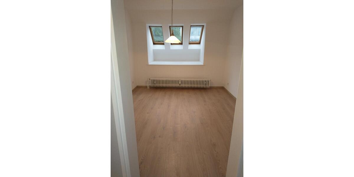 Dachgeschoßwohnung Bad Gandersheim - 4 Zimmer, 64 m&sup2;, 480&euro; | Angebot:24786626