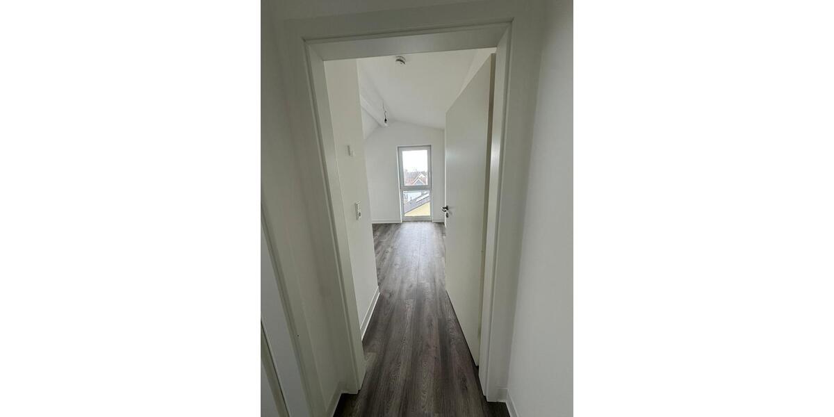 Dachgeschoßwohnung Magdeburg Großer Silberberg - 2 Zimmer, 60 m&sup2;, 700&euro; | Angebot:25551045