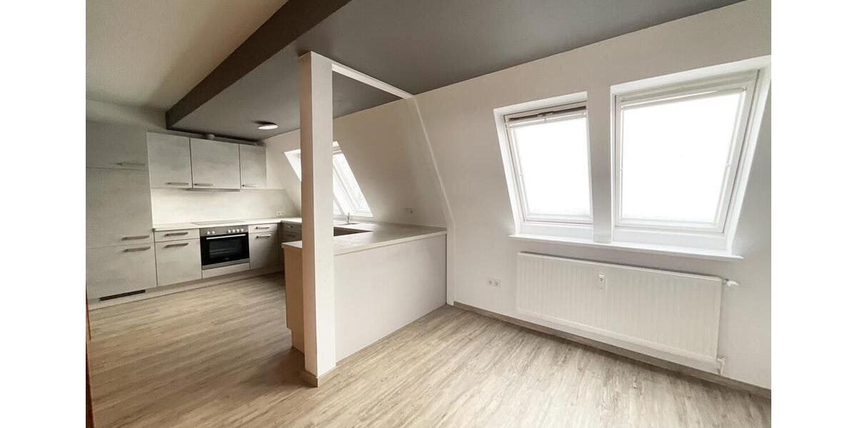 Dachgeschoßwohnung Niebüll - 3 Zimmer, 101 m&sup2;, 945&euro; | Angebot:24429241