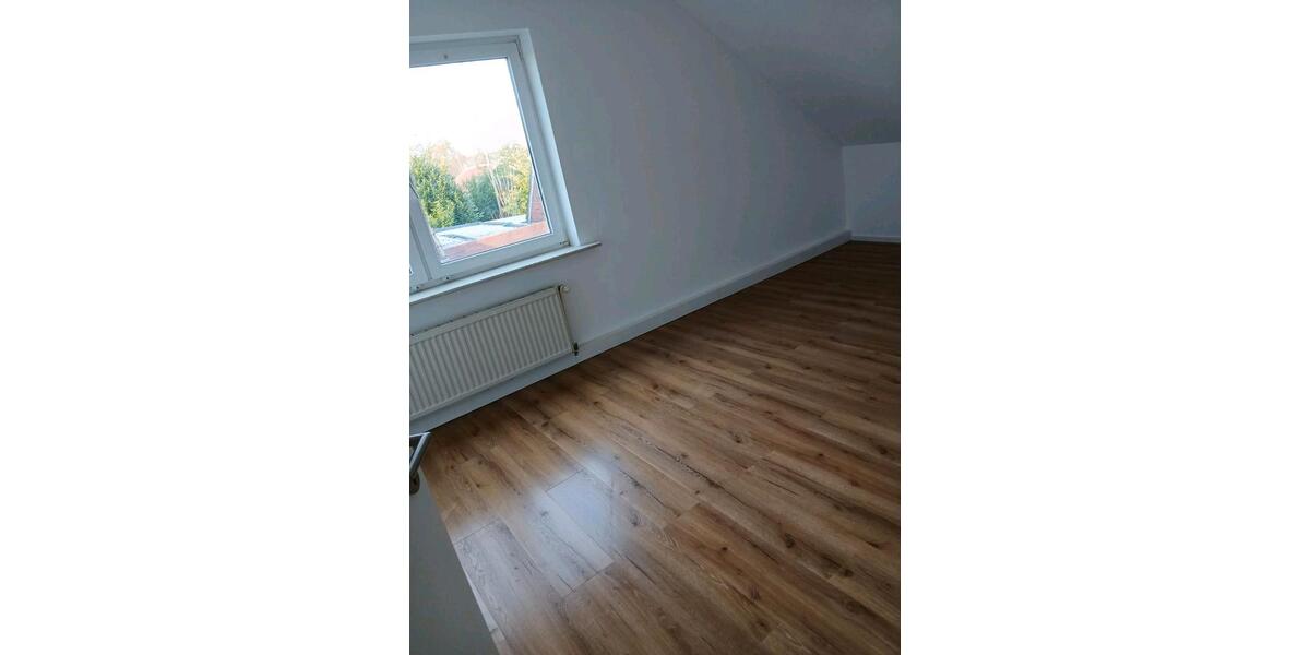 Etagenwohnung Bunde - 4 Zimmer, 110 m&sup2;, 950&euro; | Angebot:25871546