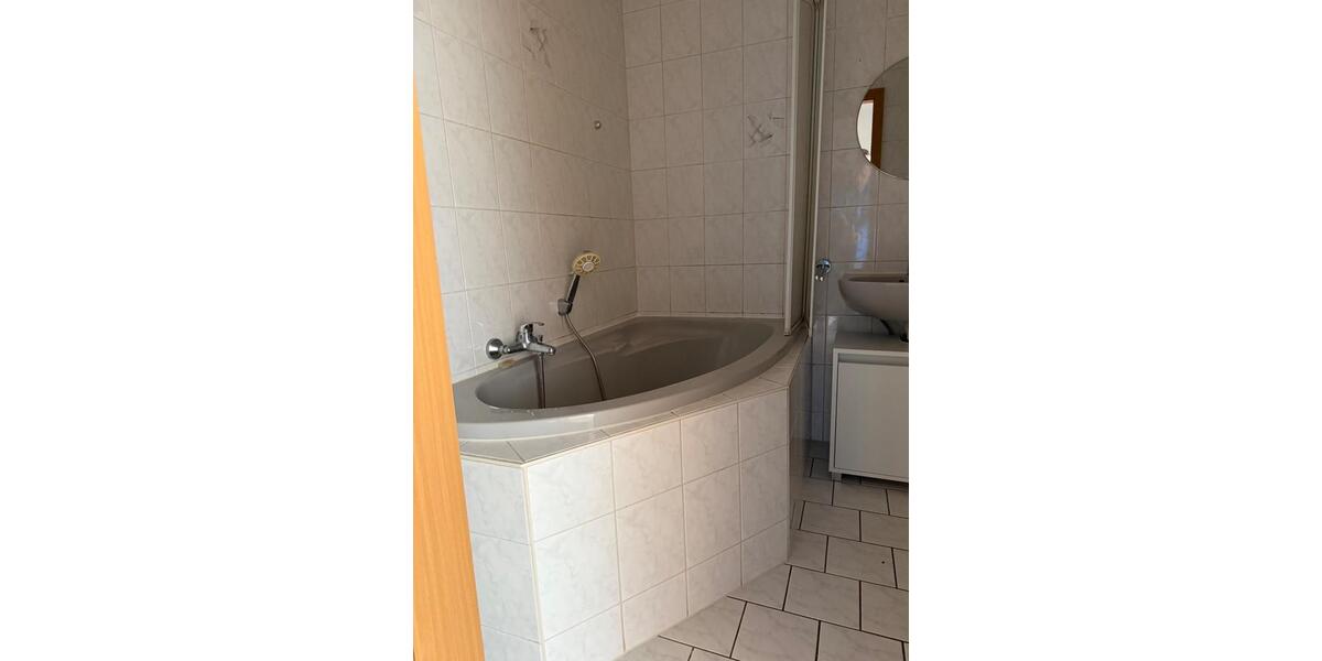 Dachgeschoßwohnung Plauen - 1 Zimmer, 52 m&sup2;, 310&euro; | Angebot:26254479