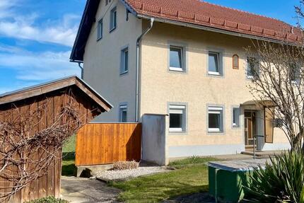Haus Cham - 12 Zimmer, 190 m&sup2;, 950&euro; | Angebot:26113048