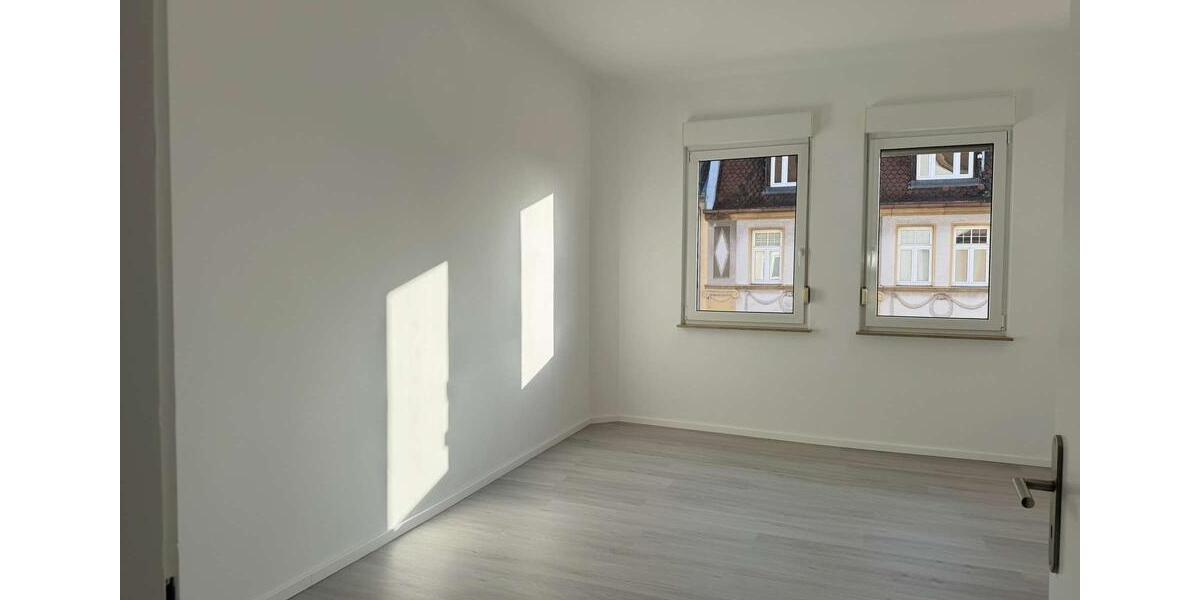 Etagenwohnung Fürth Südstadt - 3 Zimmer, 81 m&sup2;, 880&euro; | Angebot:25789136