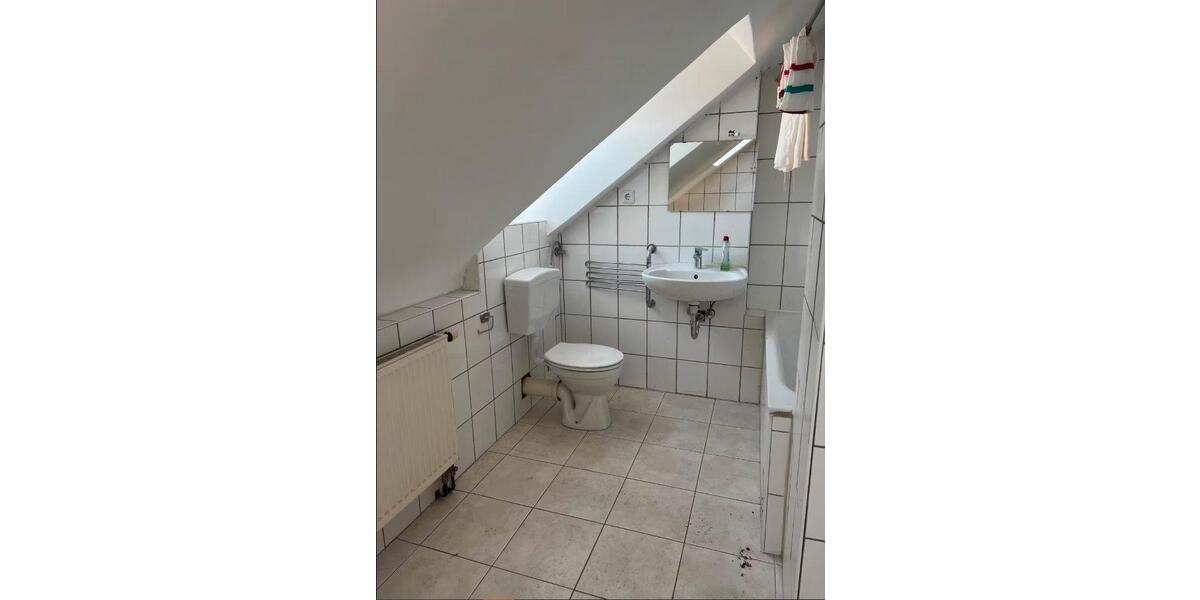 Dachgeschoßwohnung Germersheim - 2 Zimmer, 66 m&sup2;, 700&euro; | Angebot:26629746