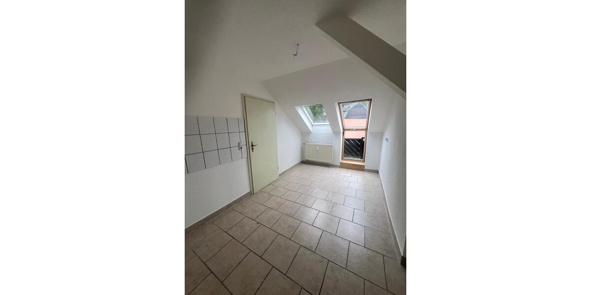 Dachgeschoßwohnung Aue-Bad Schlema Bad Schlema - 2 Zimmer, 50 m&sup2;, 350&euro; | Angebot:25613166