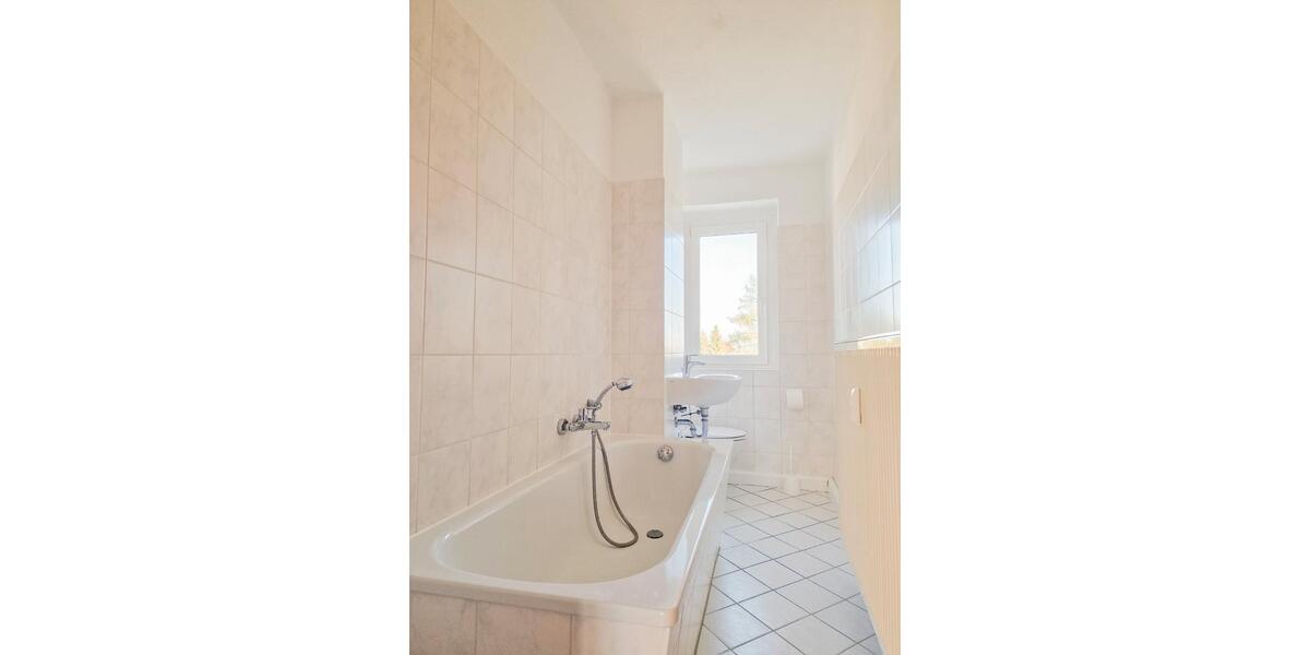 Etagenwohnung Glauchau - 4 Zimmer, 70 m&sup2;, 364&euro; | Angebot:26560810