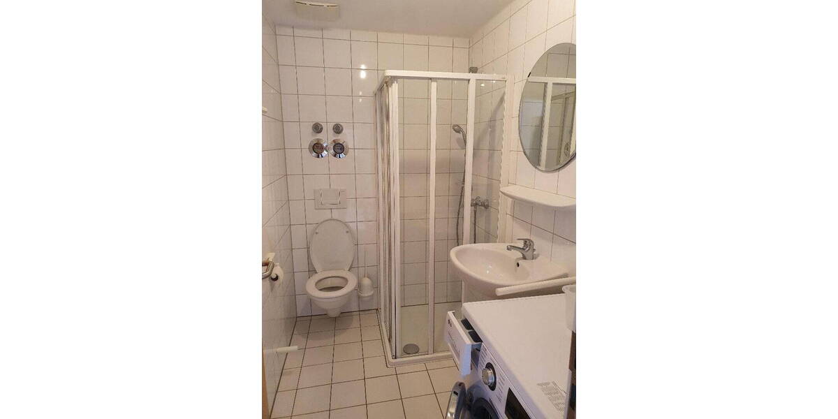 Etagenwohnung Frankfurt am Main Hausen - 4 Zimmer, 126 m&sup2;, 2.500&euro; | Angebot:26128326