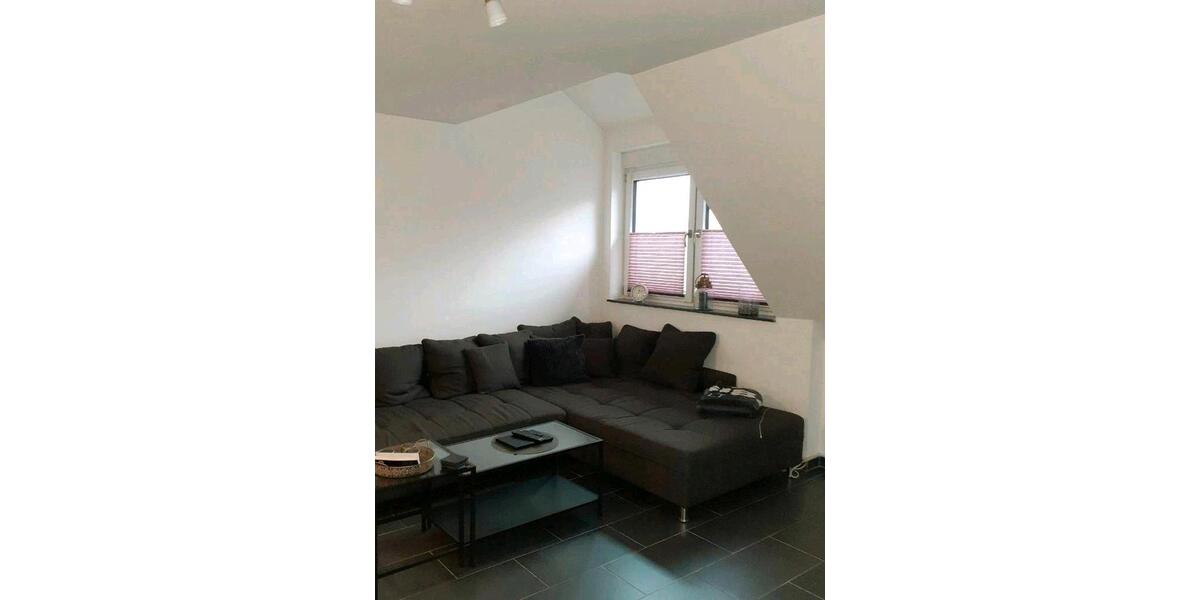 Dachgeschoßwohnung Dinslaken Hiesfeld - 2.5 Zimmer, 72 m&sup2;, 684&euro; | Angebot:26699568