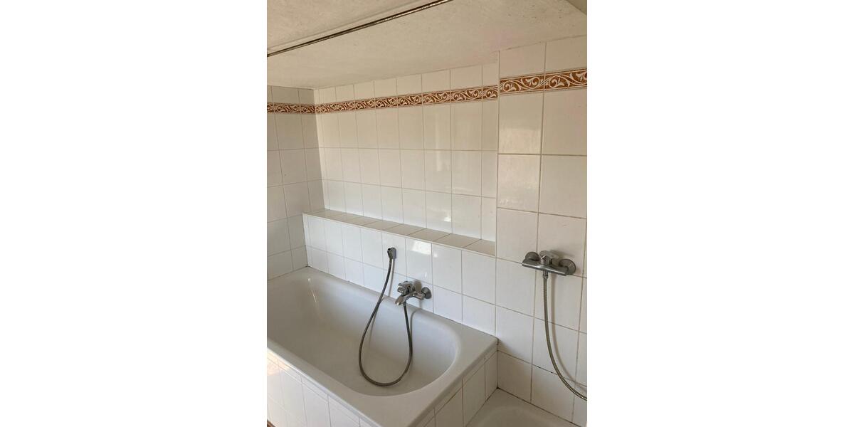 Etagenwohnung Blomberg - 6 Zimmer, 136 m&sup2;, 810&euro; | Angebot:26338796