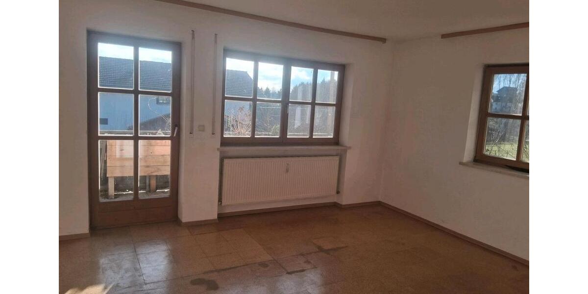 Erdgeschoßwohnung Cham - 2 Zimmer, 100 m&sup2;, 720&euro; | Angebot:25929833