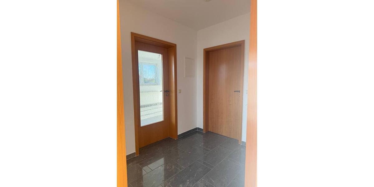 Helle, frisch sanierte Wohnung im Obergeschoss in ruhiger Lage 2 zimmer