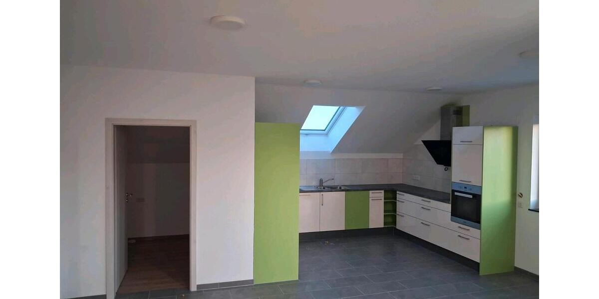 Dachgeschoßwohnung Neuhausen ob Eck - 4 Zimmer, 125 m&sup2;, 1.100&euro; | Angebot:24817733