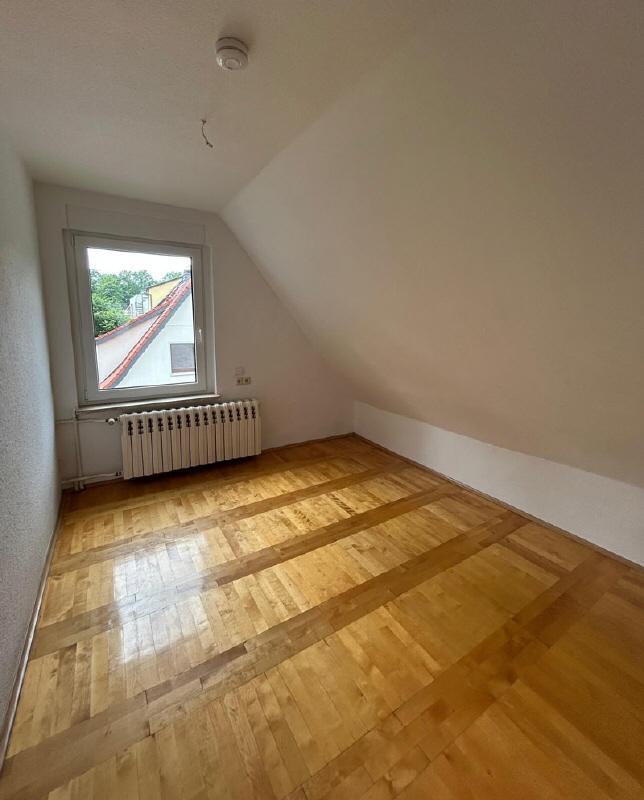 ...seltene Gelegenheit: Haus mit EBK, Garten, Garage, Sauna....