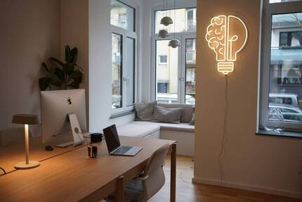 Schreibtischplatz in kleiner Bürogemeinschaft (max. 4 Personen) - All-in-Miete