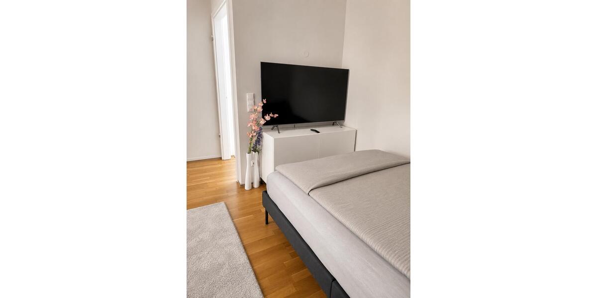 Etagenwohnung Düsseldorf Heerdt - 1 Zimmer, 40 m&sup2;, 1.429&euro; | Angebot:26534217