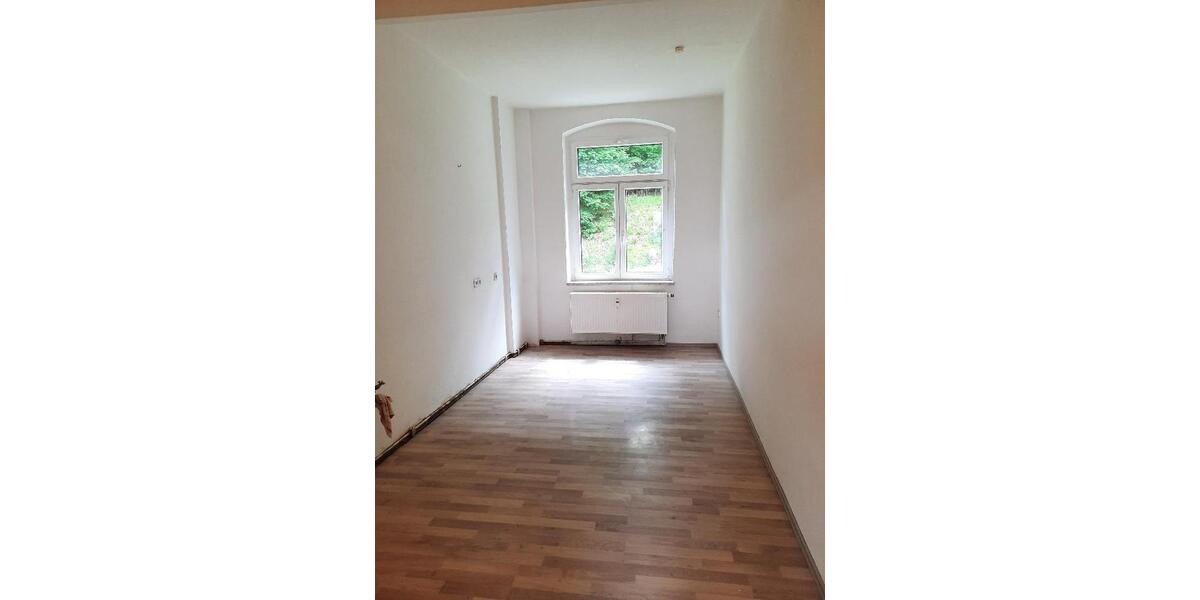 Etagenwohnung Reichenbach im Vogtland - 4 Zimmer, 84 m&sup2;, 300&euro; | Angebot:26566347