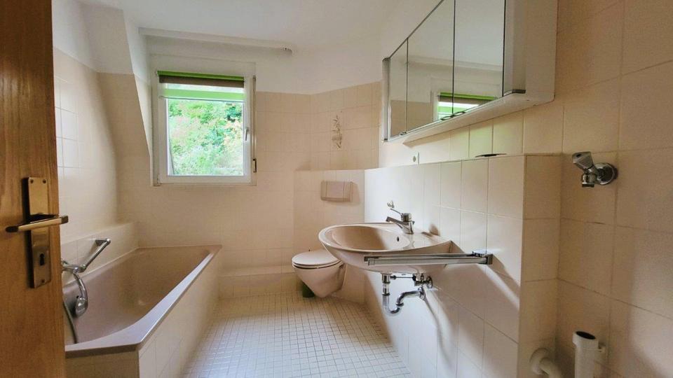 Maisonettenwohnung Waldshut-Tiengen Tiengen - 4 Zimmer, 100 m&sup2;, 1.200&euro; | Angebot:24813421