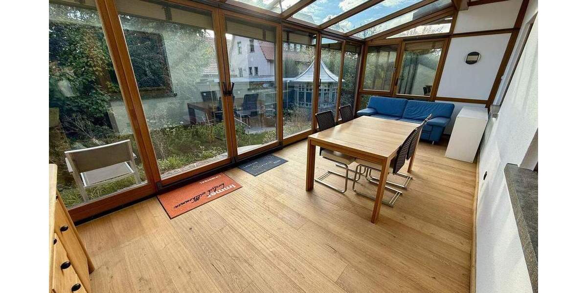 Bungalow Iphofen - 6 Zimmer, 160 m&sup2;, 2.380&euro; | Angebot:25682631
