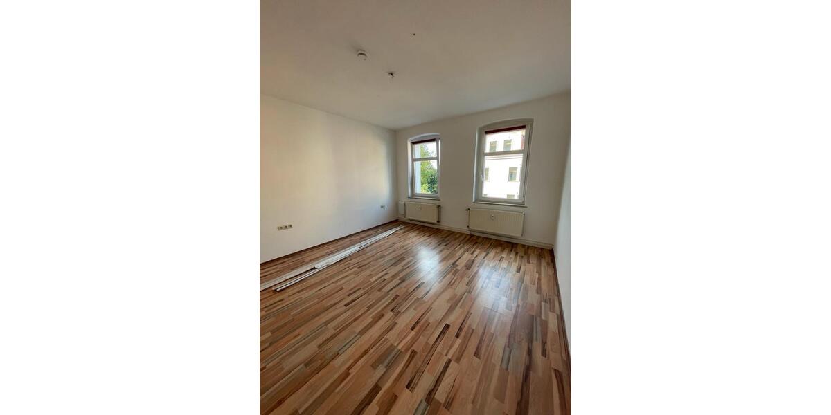 Etagenwohnung Eisenberg - 1 Zimmer, 63 m&sup2;, 400&euro; | Angebot:25935105